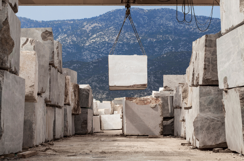 Natural Artistry, The Alabaster Light Fixture Presents Exquisite Light and Shadow.