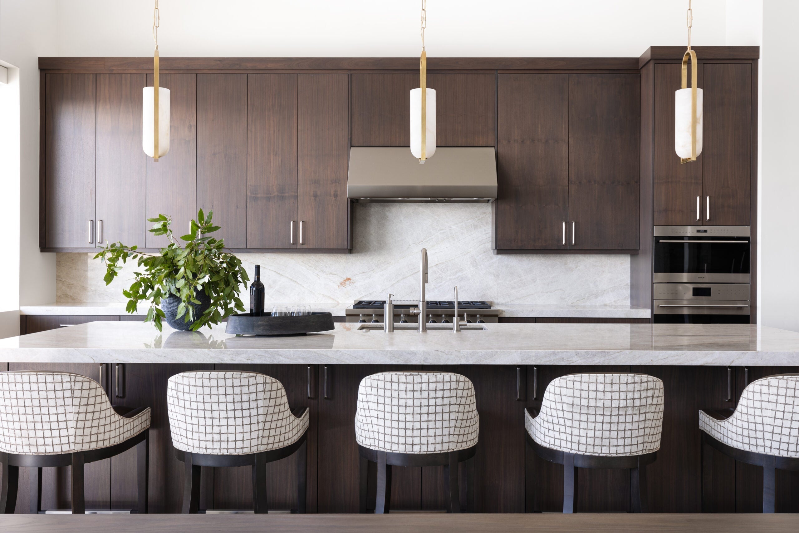 Alabaster Lighting: A Fusion of Modern and Classic Elegance