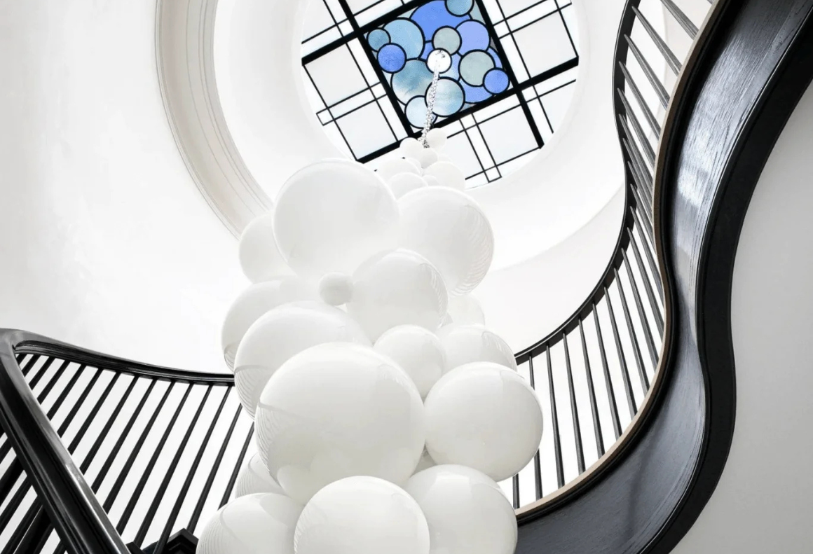 A Symphony of Art and Light: The Velymo Grapetta Chandelier, Illuminating Your Space!