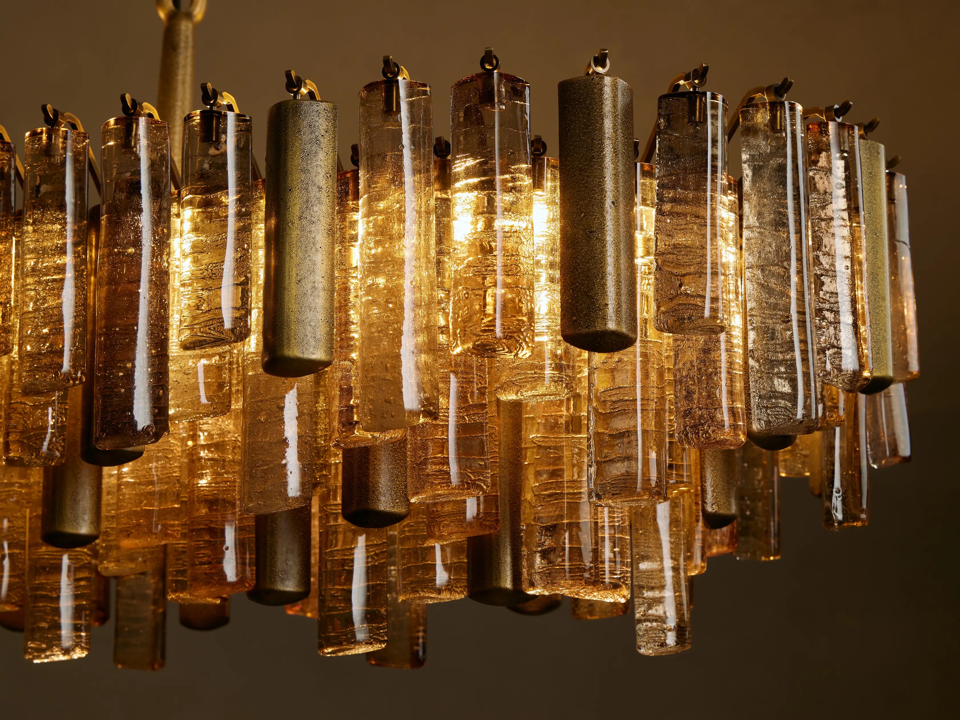 Neve Linear Chandelier - Oasislives